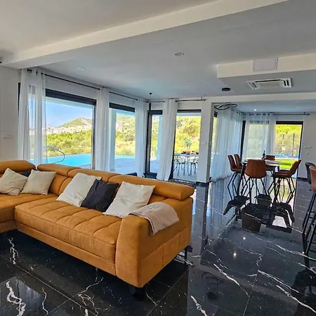 Villa Lamar Super Views In Makarska